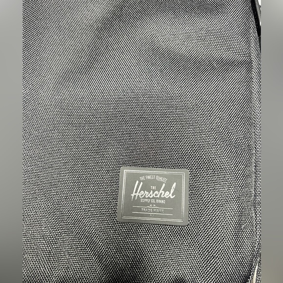Herschel Supply Co, Tech Gibson. - Picture 4 of 4